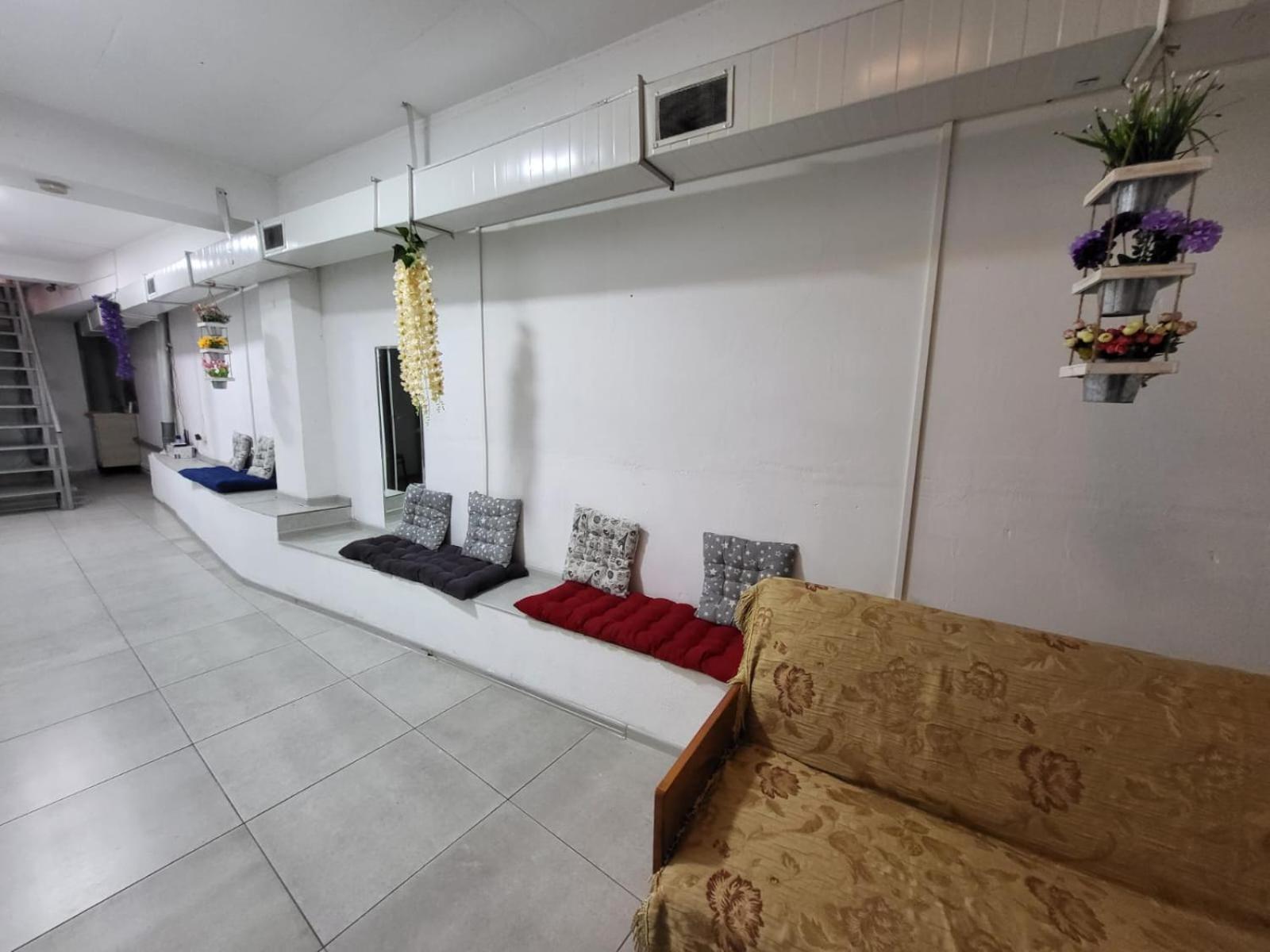 Hostel Near The Square ティビリシ エクステリア 写真