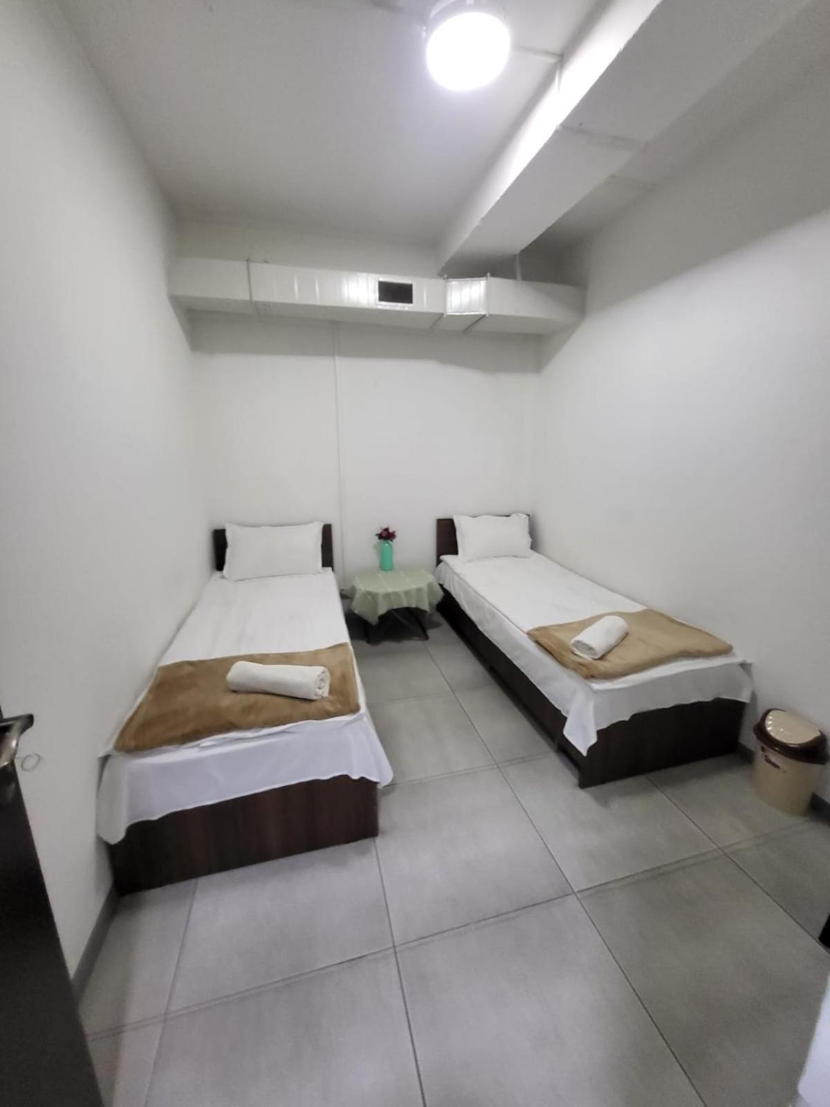 Hostel Near The Square ティビリシ エクステリア 写真