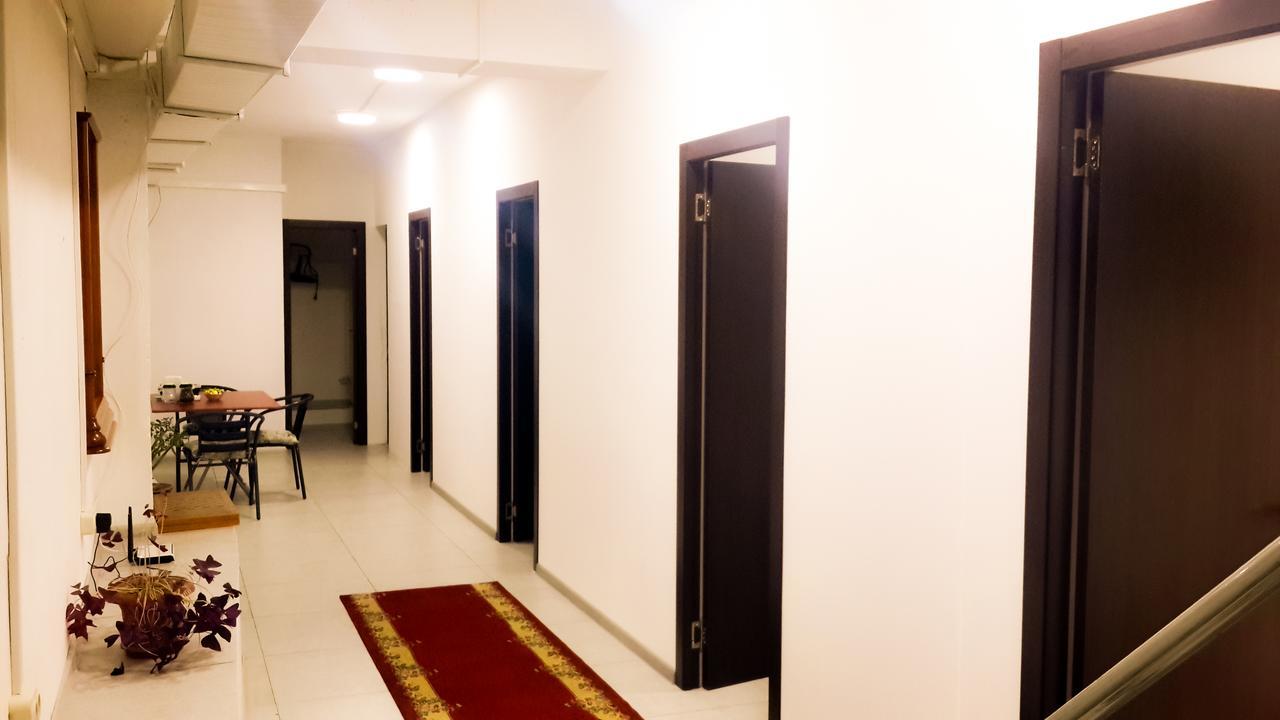 Hostel Near The Square ティビリシ エクステリア 写真
